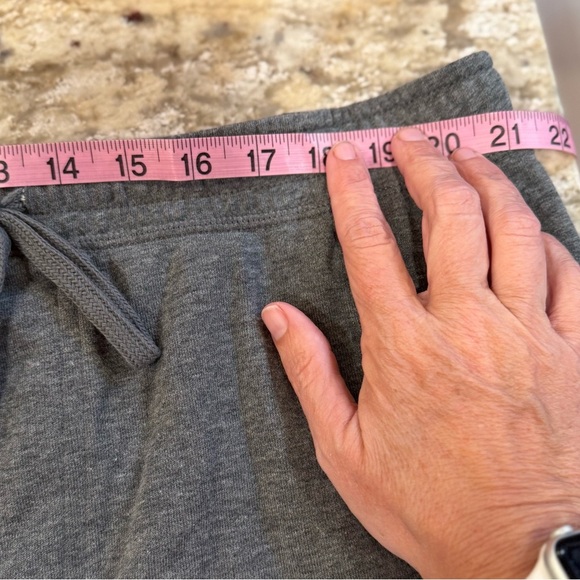 Eddie Bauer gray French Terry Bermuda Drawstring Shorts men’s size XXL - Picture 9 of 12